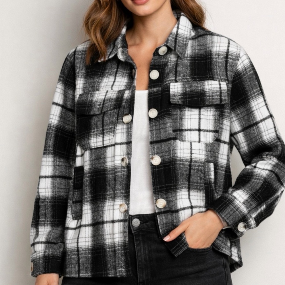 Kendall & Kylie Black & White Plaid Flannel Shacket Shirt - Women. Size XS